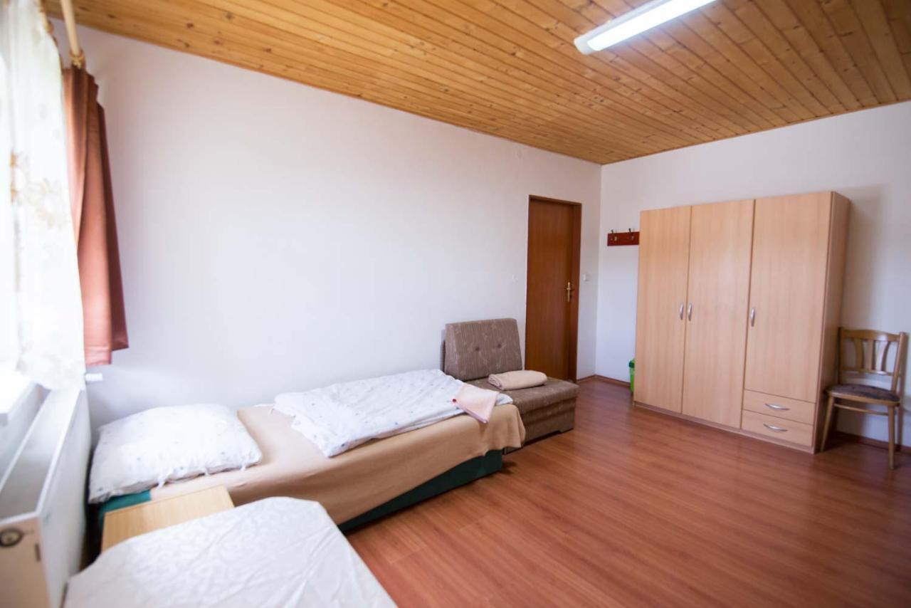 Krahule Konica Hotel ภายนอก รูปภาพ